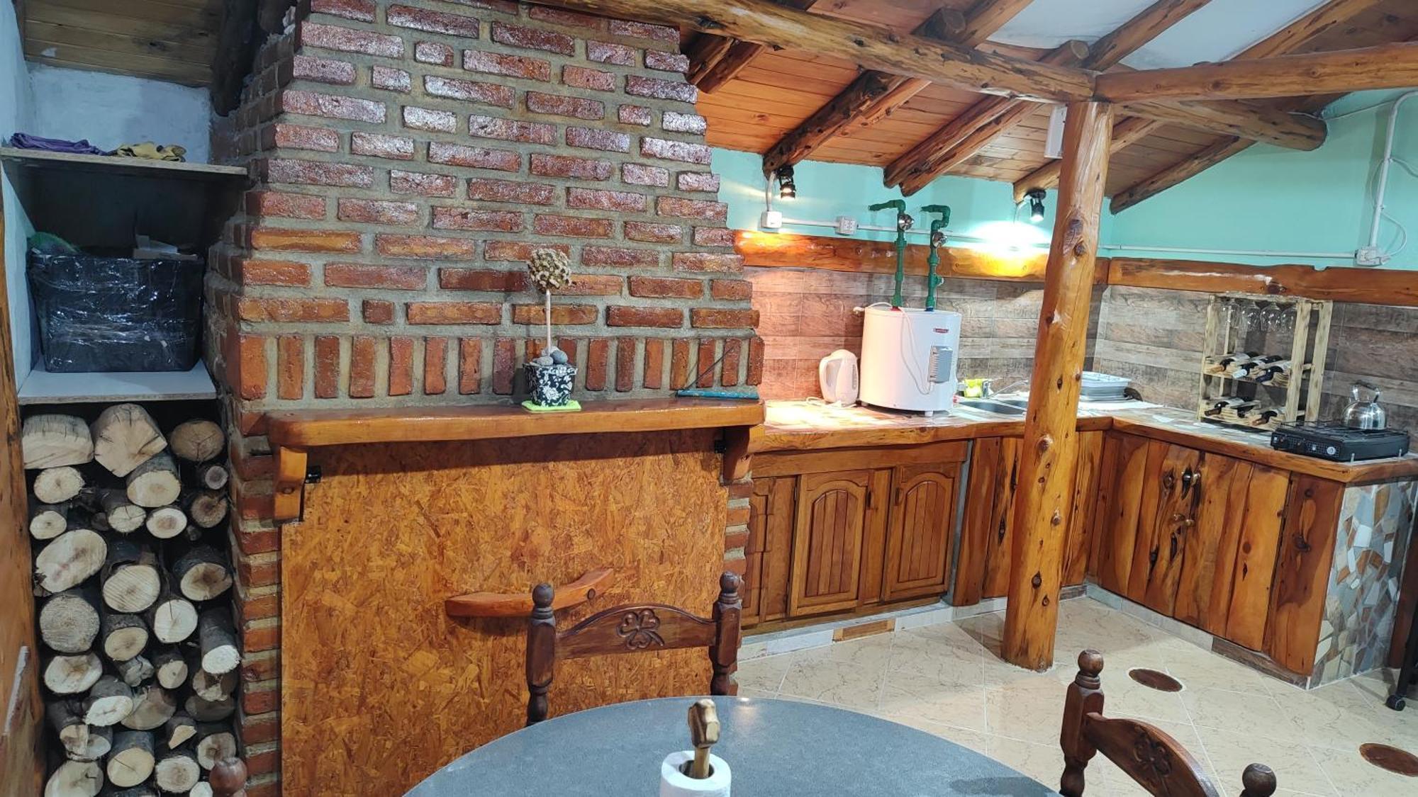 Cholila La Momia Bed & Breakfast エクステリア 写真