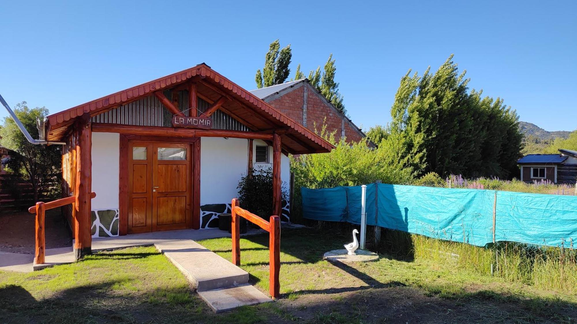 Cholila La Momia Bed & Breakfast エクステリア 写真